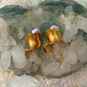 KHOI TURE Elegant Gold-Toned Earrings